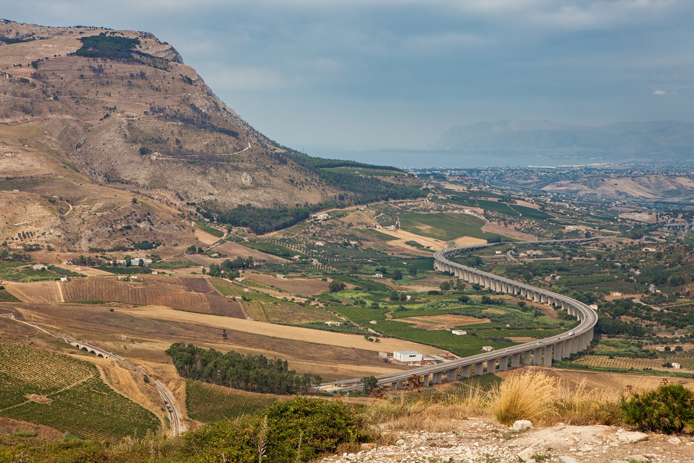 Curved Autostrada A29 in Sicily